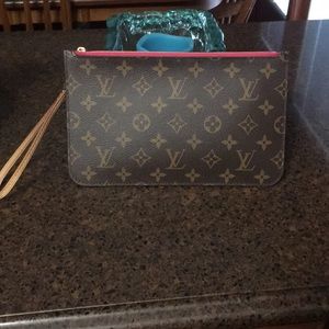 Louis Vuitton Neverfull Zippered Clutch